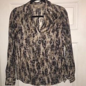 The Loft V-neck collar animal print size XS